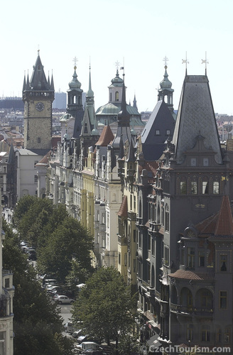 Centrum luxusu v Praze - Pařížská ulice (http://www.luxurymag.cz)
